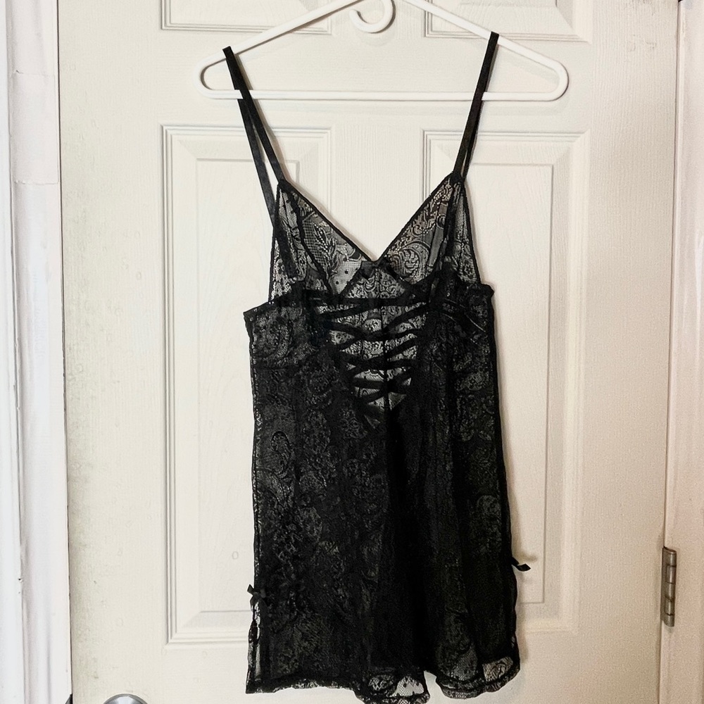 Victorias Secret chemise top laced SP black cross back womens euc